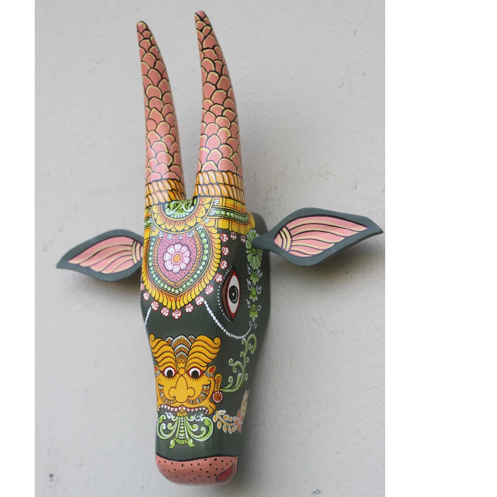 Hand-painted Pattachitra Cow Head Dark Green - Image 3